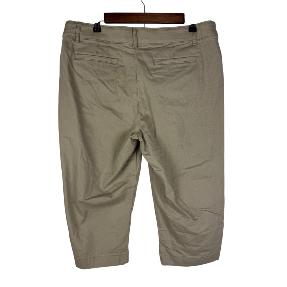 St. John's Bay High Rise Capri Pants Women's 14 Tan - Picture 3 of 9